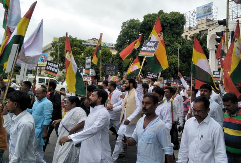 Pragatishil Samajwadi Party protest in Lucknow over price rise.