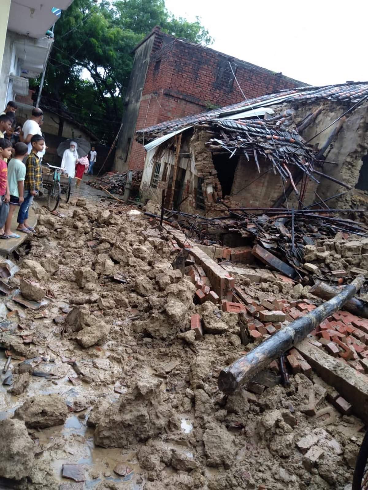 Many people died by lightning house collapse heavy rain tree fall in purvanchal dist