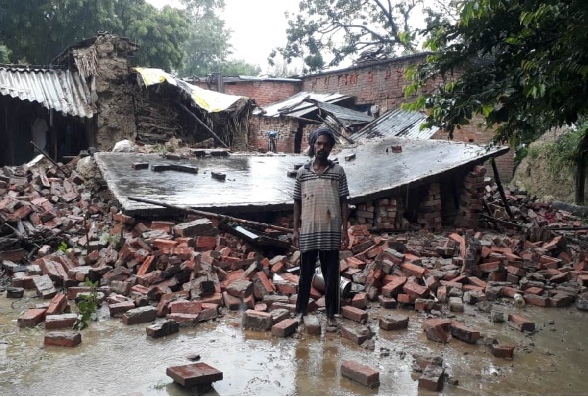 rain trouble continuous : wall collapse in ambedkarnagar and raebareli, people died