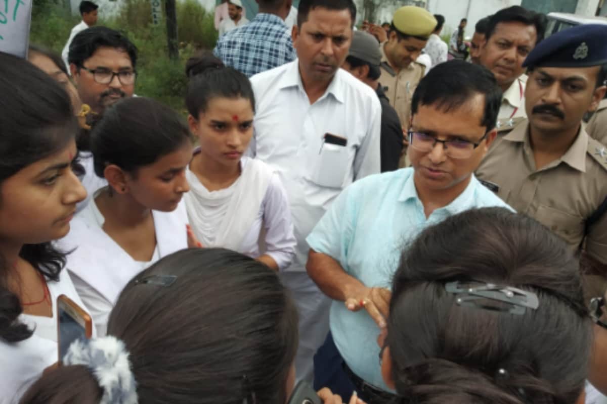 Polytechnic girls students in saharanpur protest against cleaning toilets forcibly