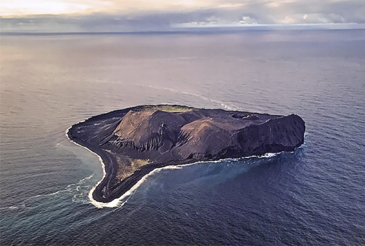 Unique Island in Iceland Surtsey Island where nobody can enter only scientists allowed