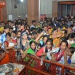 नवरात्र पर देवी मंदिर में उमड़ी भक्तों की भीड़