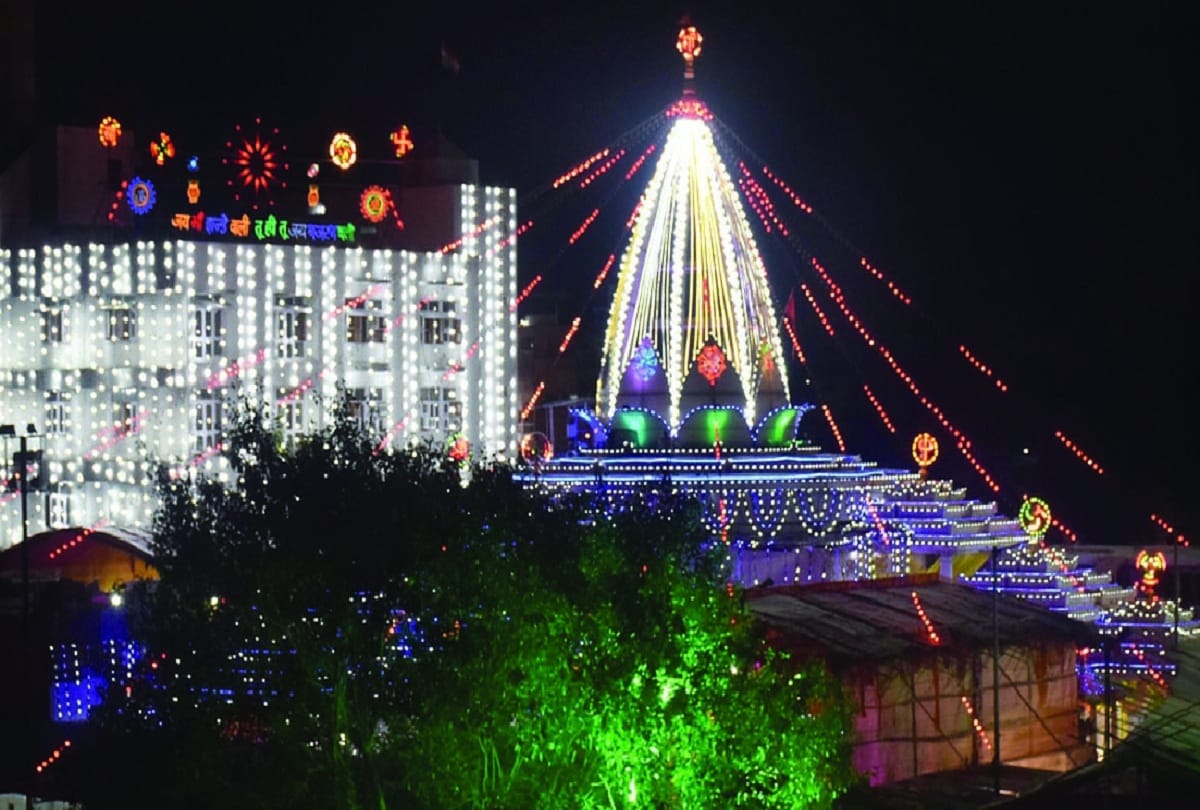 Temple decorated for Navratri Shailputri worship today