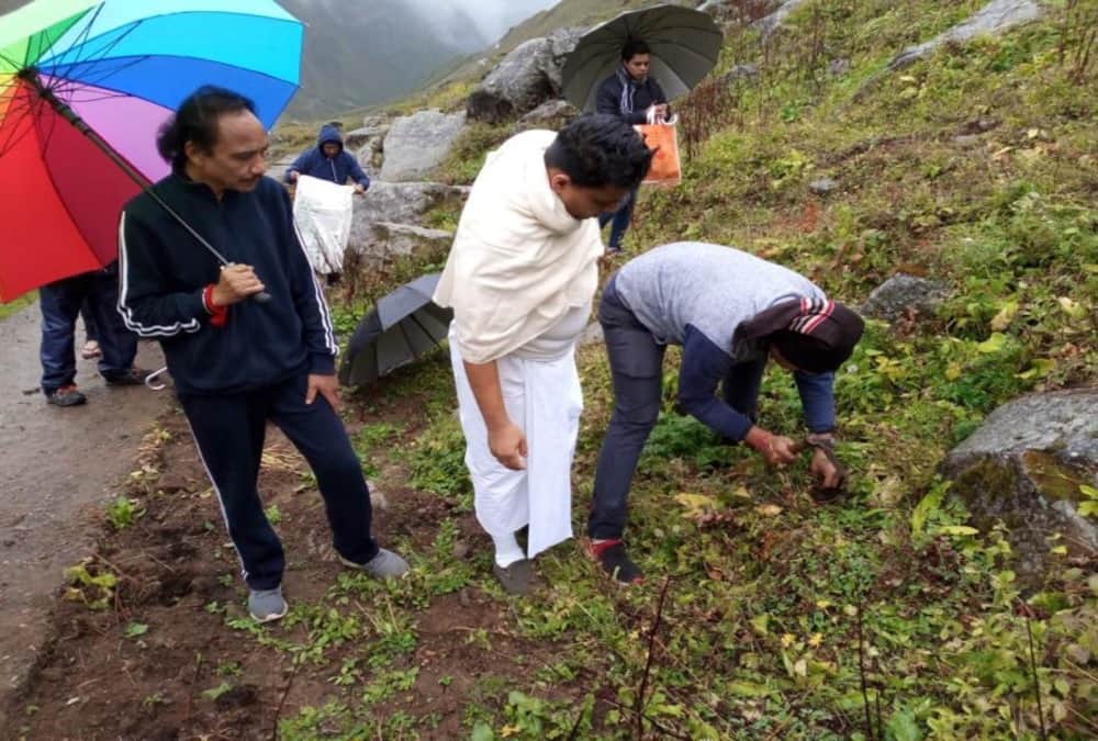 Patanjali CEO Acharya Balkrishna spent time in kedarnath for yagya and Meditation