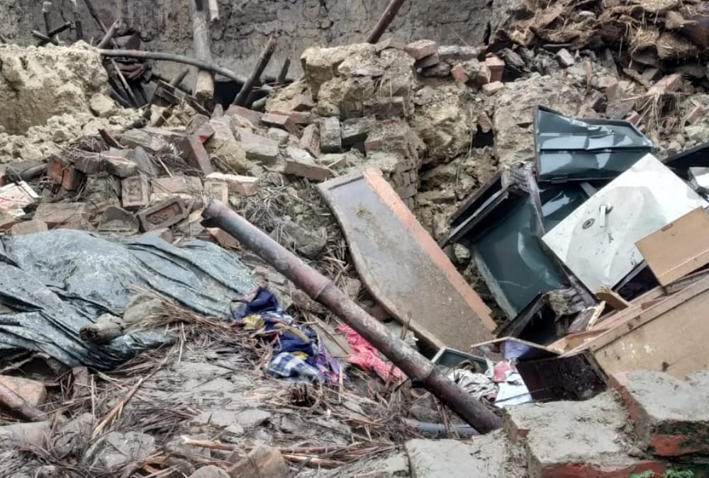Two died when a wall collapsed in Jalalpur Ambedkarnagar.