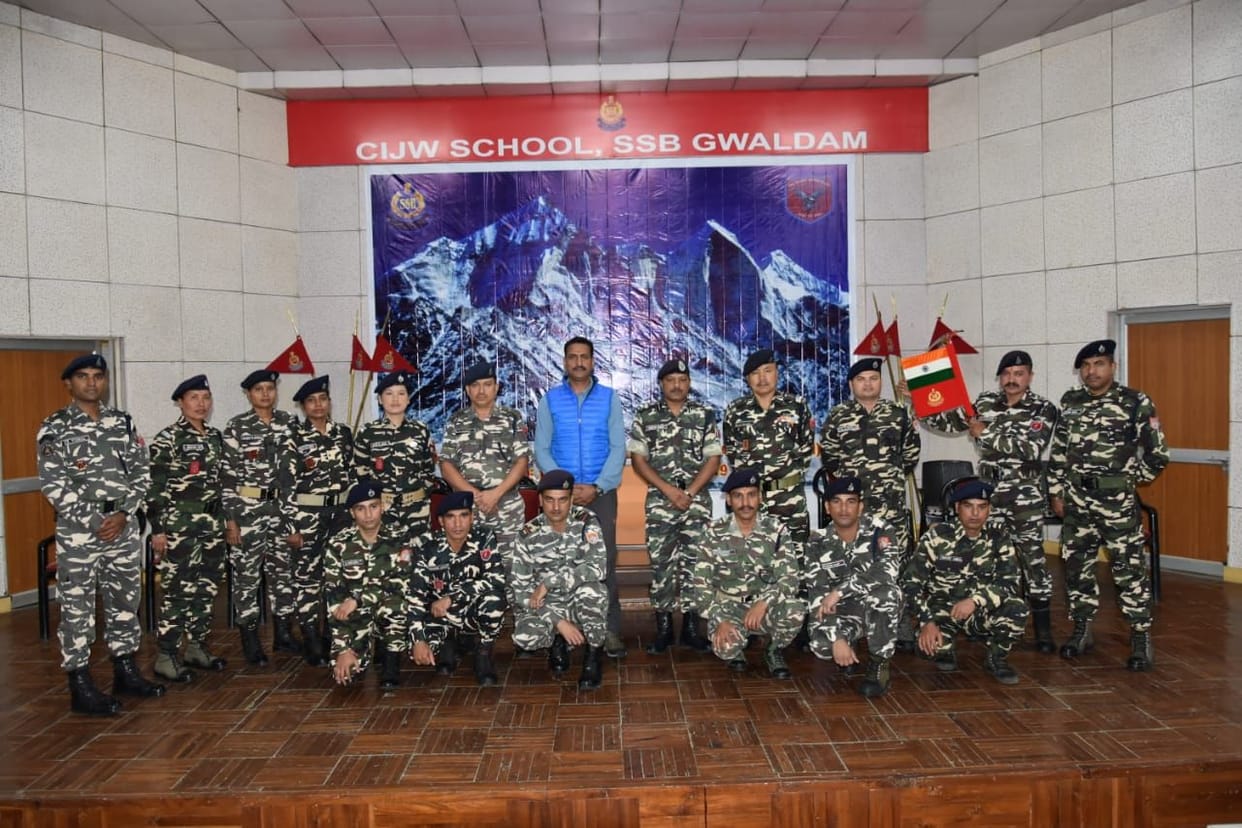 SSB team leaves for mountaineering