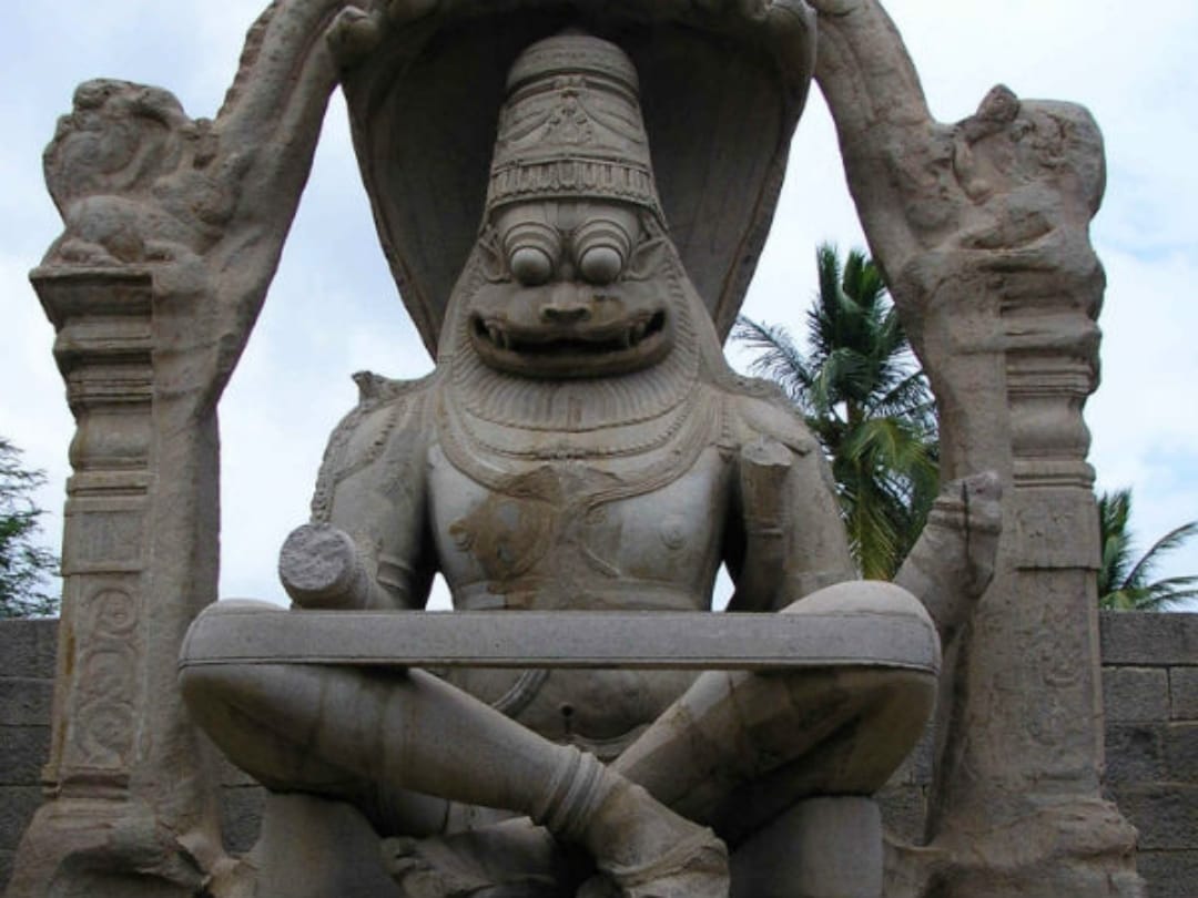 these are the humpi famous temple