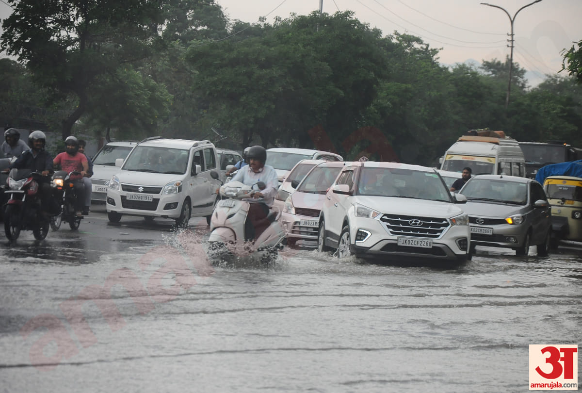 heavy rainfall in jammu kashmir, one dead, temperature fall in state