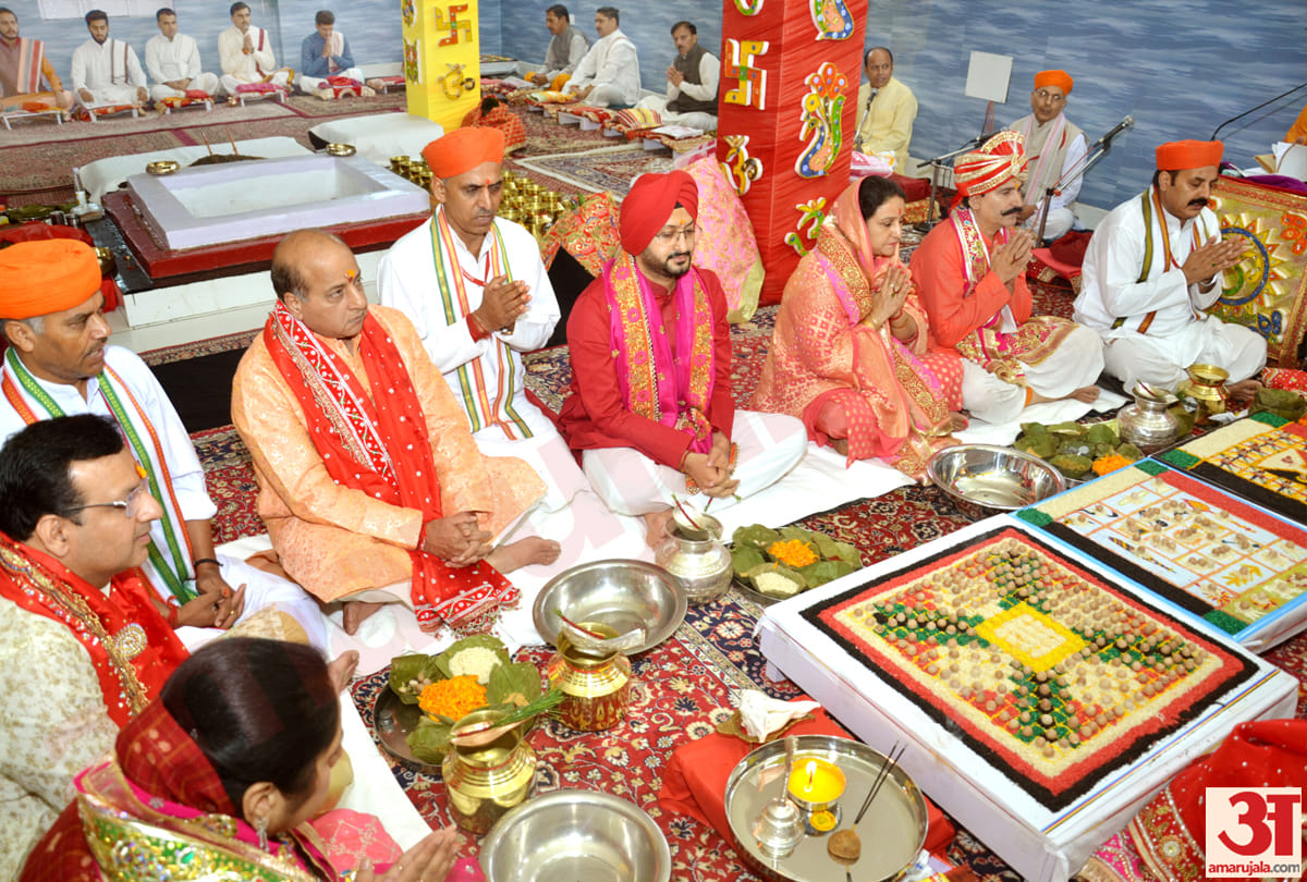 Navratri Mahotsav 2019: Photos Of Mata Vaishno Devi Katra Started, golden gate of mata vaishno devi