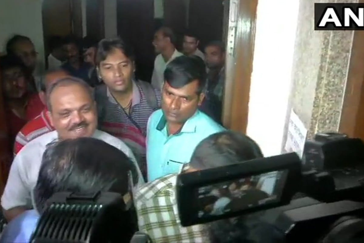 CBI team leaves BJP leader Mukul Roy residence after questioning him in Narada sting case