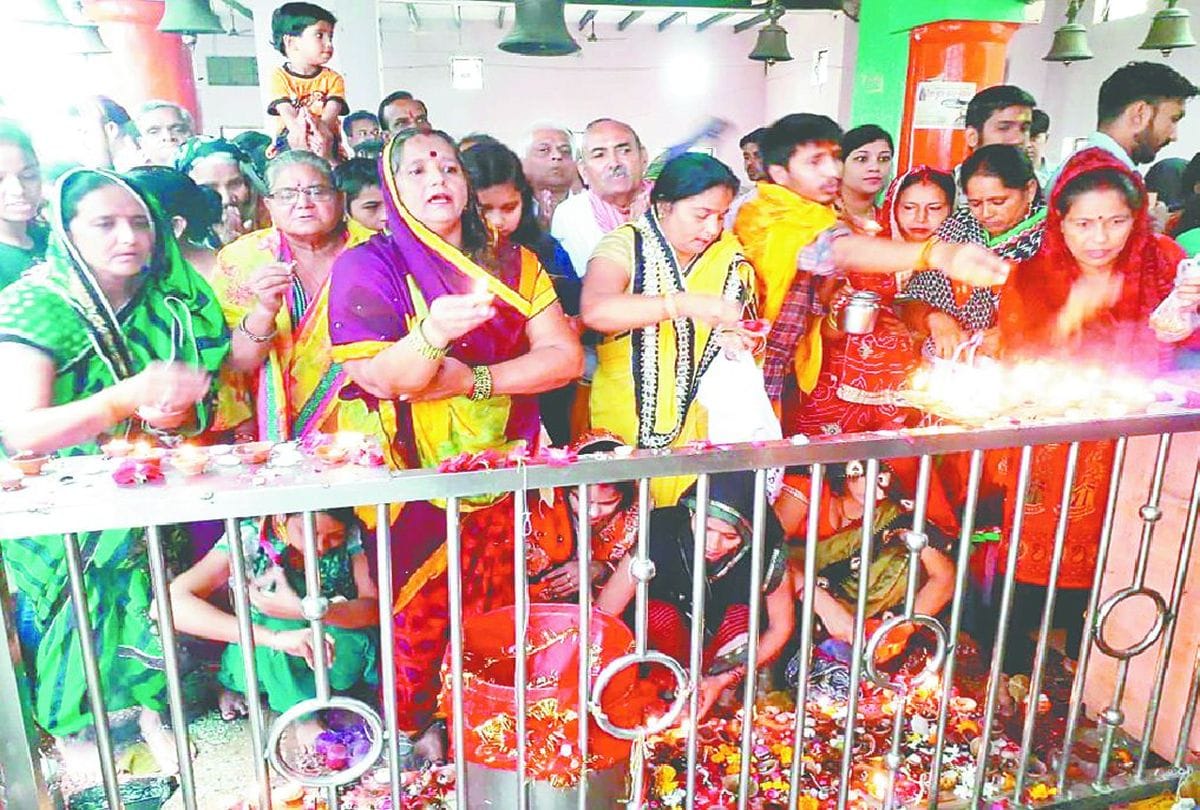 shardiya navratri 2019 devotees gathered in devi temples agra news