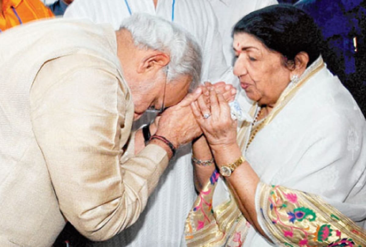 PM Modi Retweeted Lata Mangeshkar Tweet as She Share Jayatu Jayatu Bharatam Song