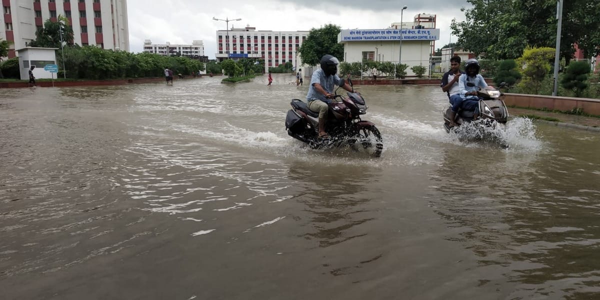water logging heavy rain in varanasi