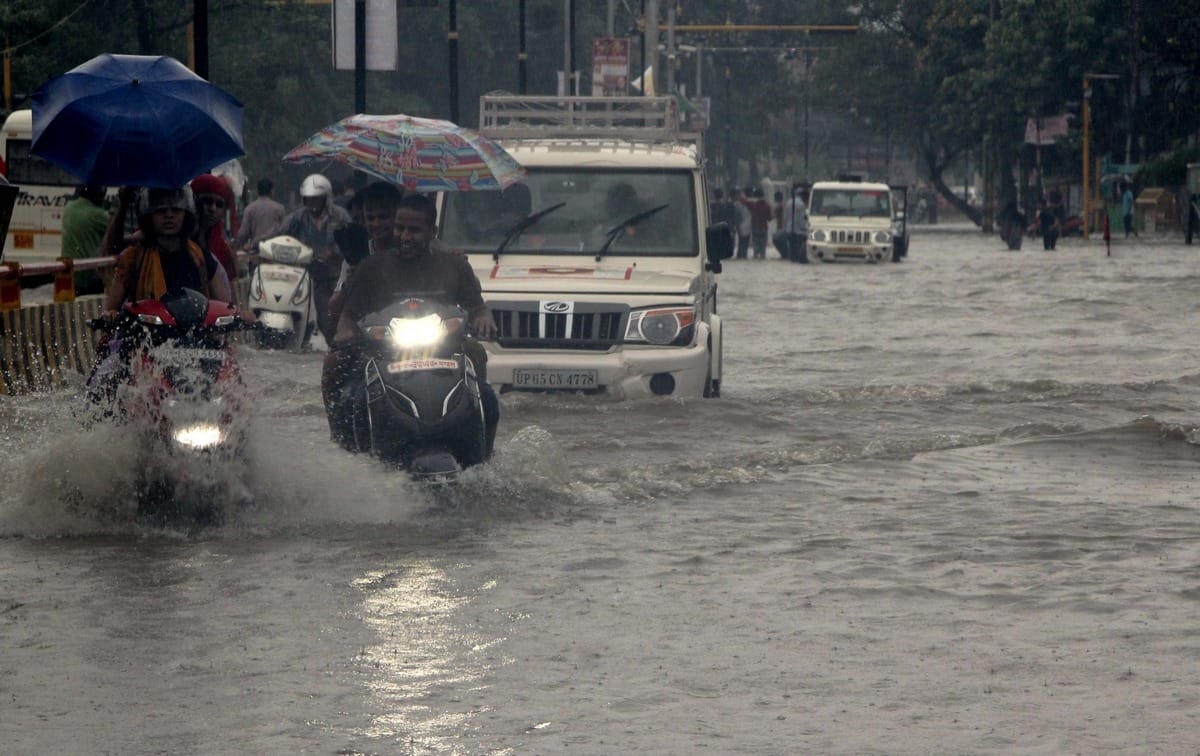 rain breaks record of 25 years monsoon will return in second week of october 41 percent less rain