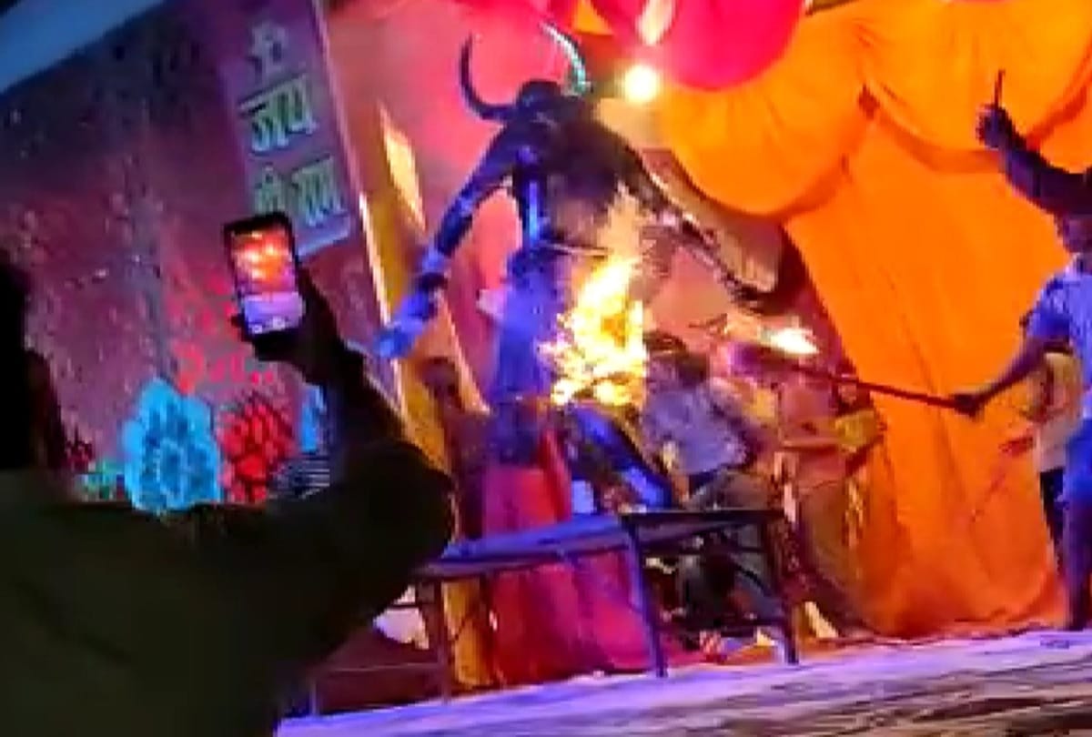 UP News in Hindi : Youth gets scorched in Ram Leela in muzaffarnagar 