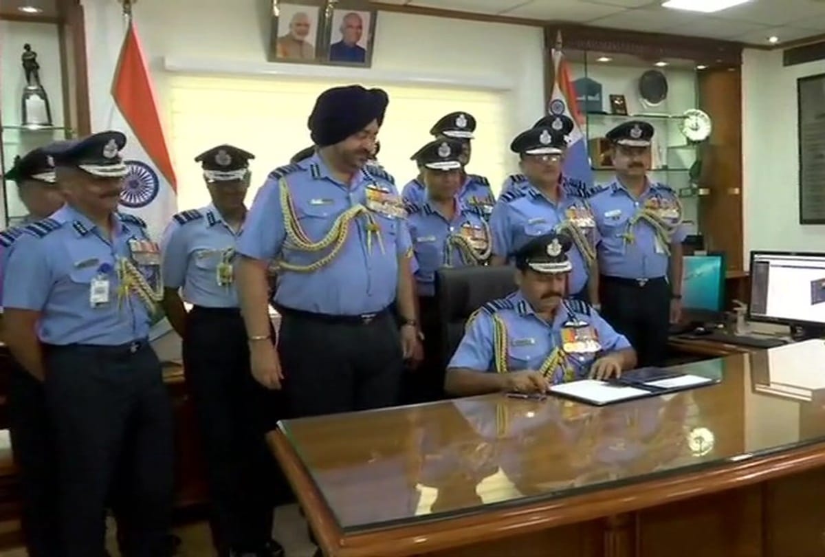 Chief Of Indian Air Force Rakesh Kumar Singh Bhadauria success story