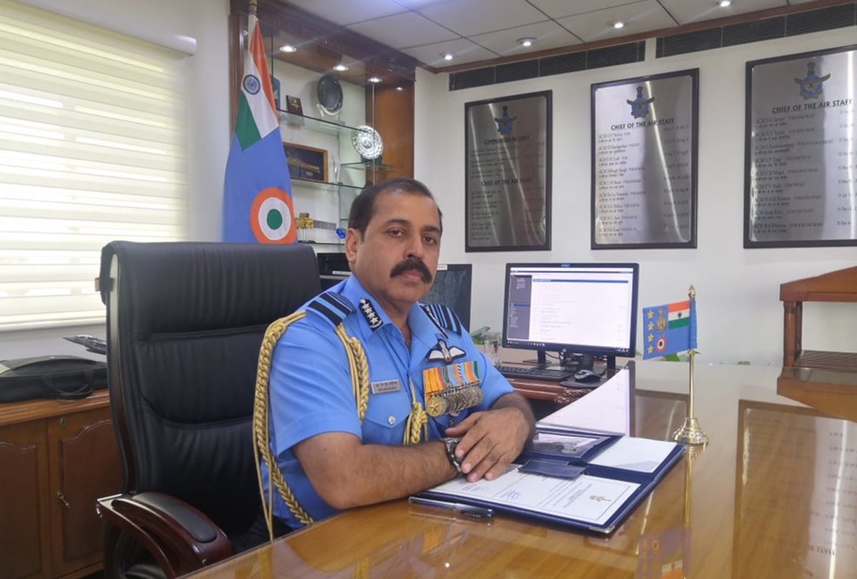 Chief Of Indian Air Force Rakesh Kumar Singh Bhadauria success story