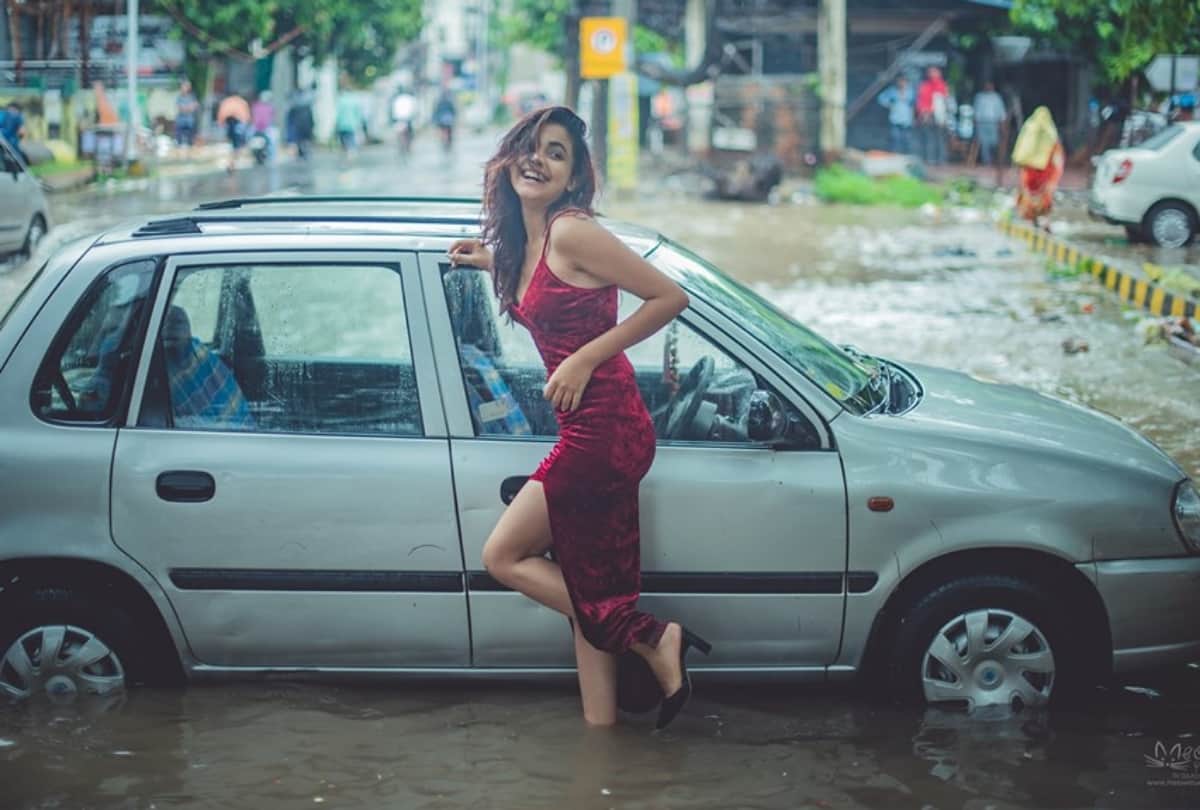 patna flood model aditi singh and photographer saurav anuraj pictures trolled