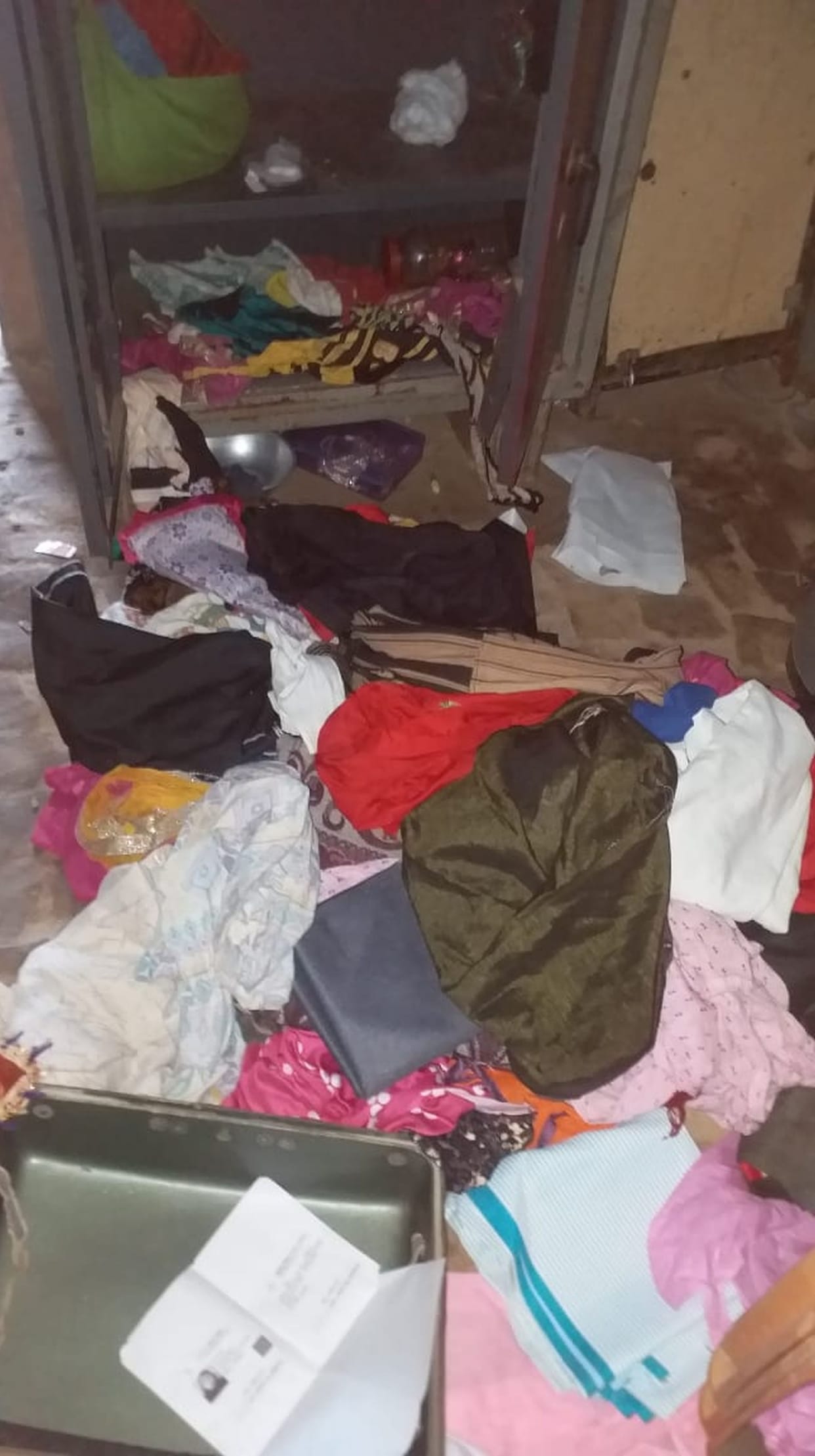 Thieves broke into the wall and took away cash jewelery