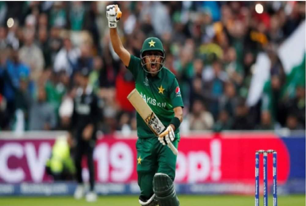 younis khan believe babar azam become a legend like virat kohli