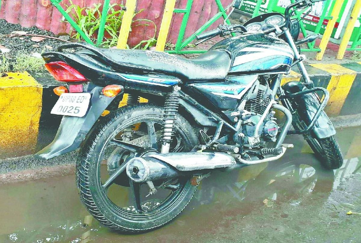 traffic police fined rs 14700 for riding bike without helmet