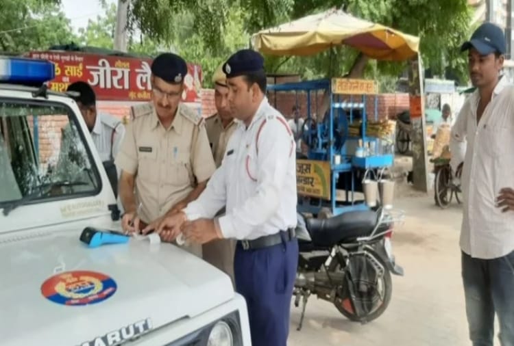 Traffic police cut challan in Sirsa Of Haryana