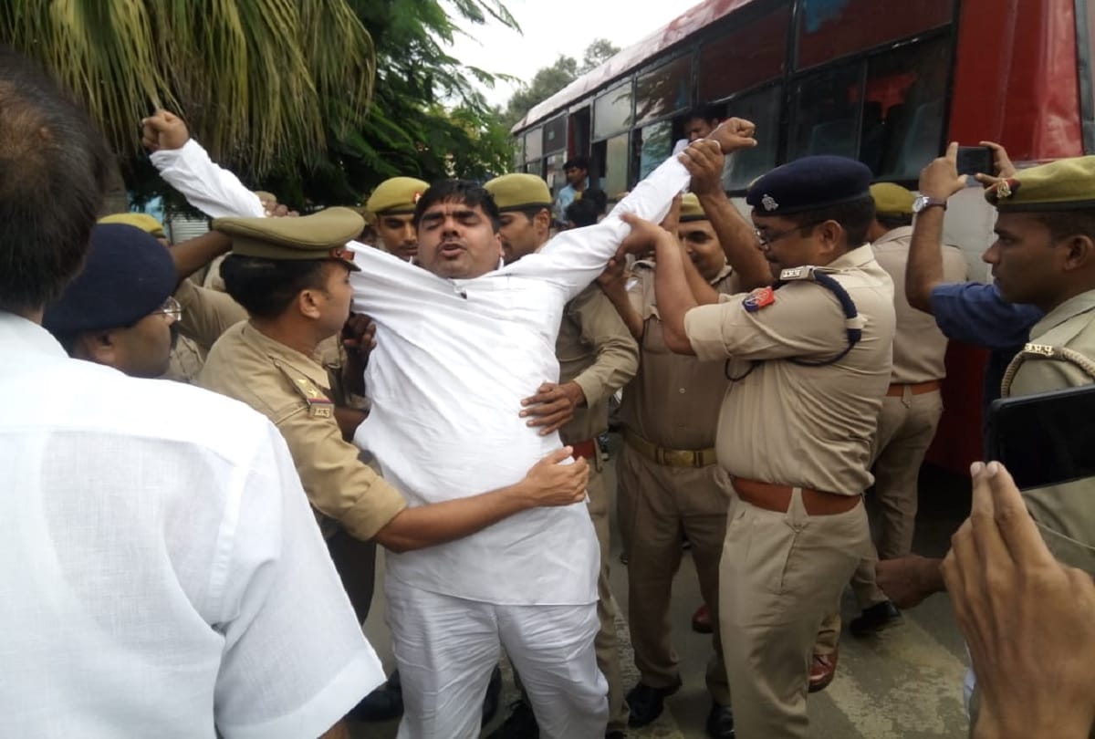 Chinmayanand and victim Student case Section 144 applied in Shahjahanpur about Congress Nyay Yatra