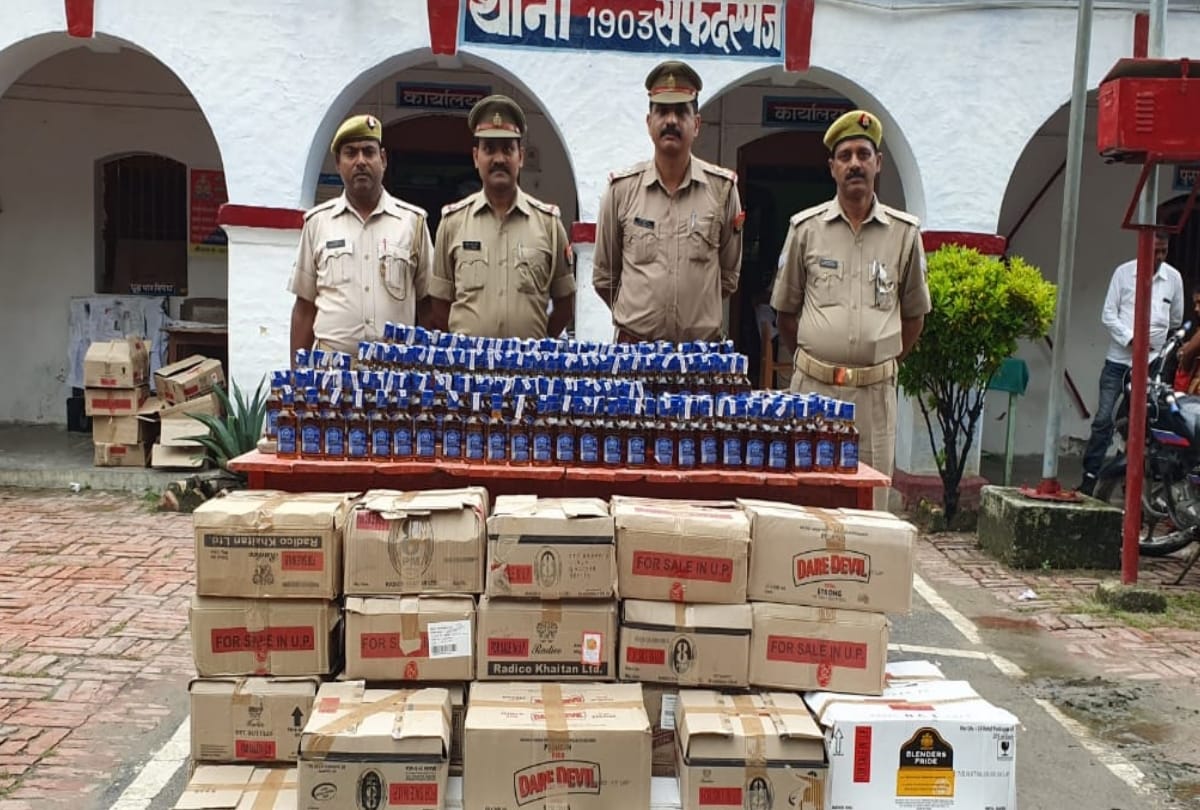 police caught 1280 bottle illegal english liquor in barabanki