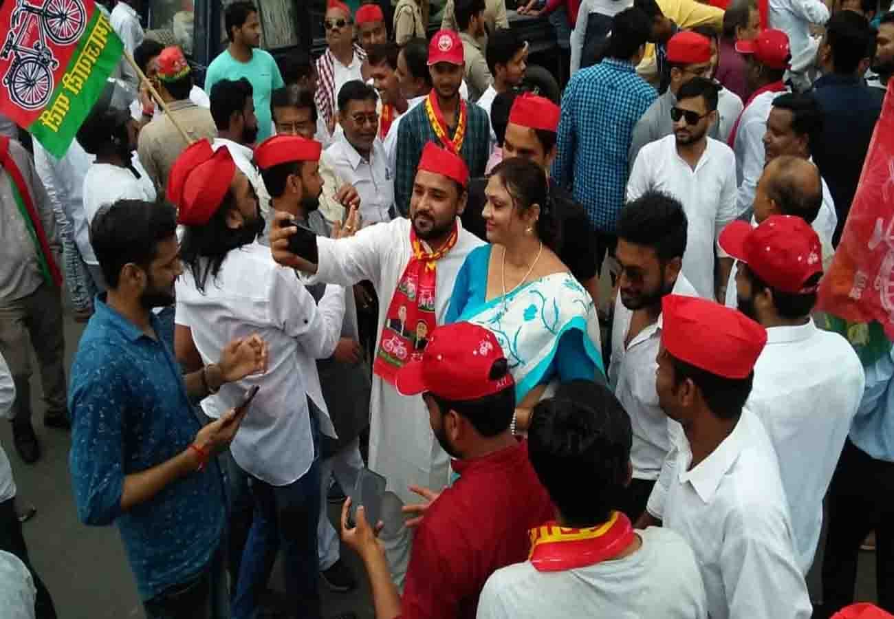 bjp and samajwadi party candidates filed nomination for govind nagar seat