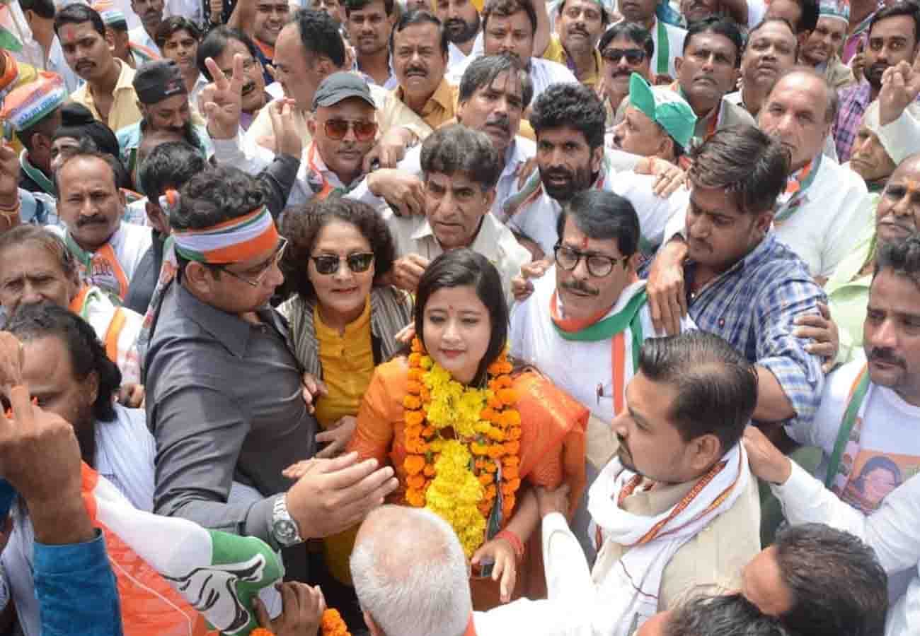 bjp and samajwadi party candidates filed nomination for govind nagar seat