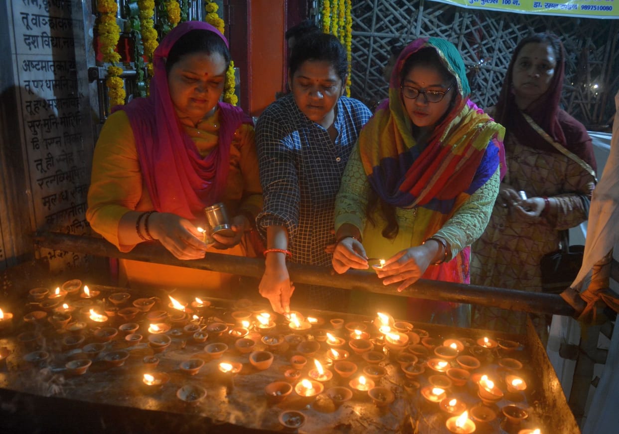 navratra me hui devi pooja