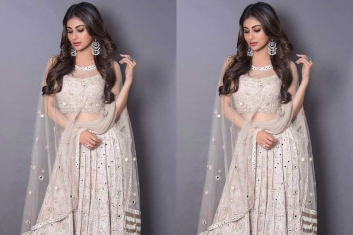 navratri 2019 get ready in traditional wear like mouni roy for dandiya night