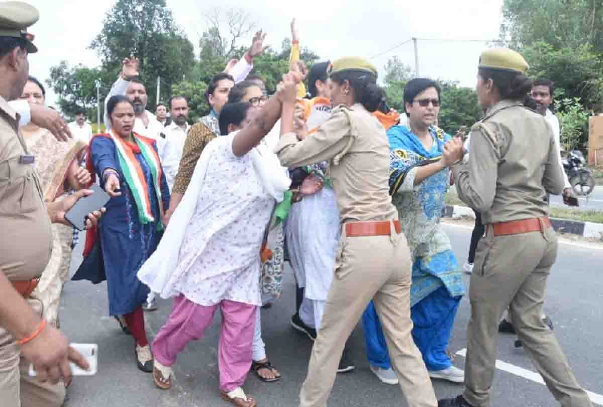 In the Chinmayananda case, Congressmen going to justice for the victim beat up the police