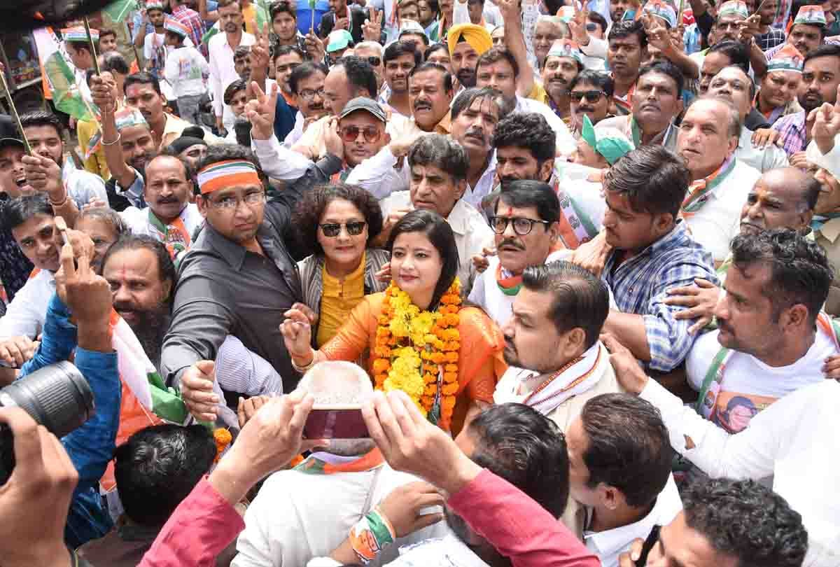 congress candidate karishma thakur file nomination for by election up 2019