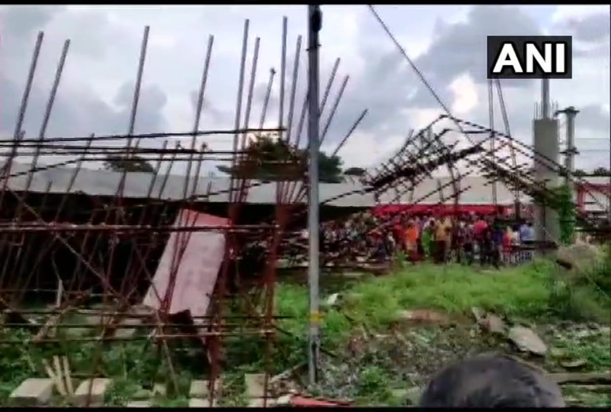 Under construction shed in Shalimar railway station collapsed, one dead