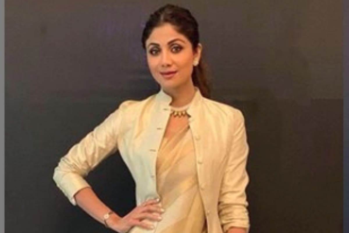 shilpa shetty modern experiment with striped silk saree must try style in festive season