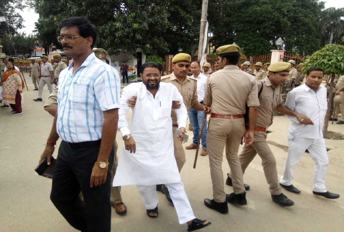 Chinmayanand case Congress Nyay Yatra to support victim law student see photos