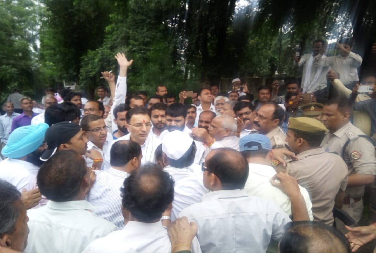 Chinmayanand case Congress Nyay Yatra to support victim law student see photos