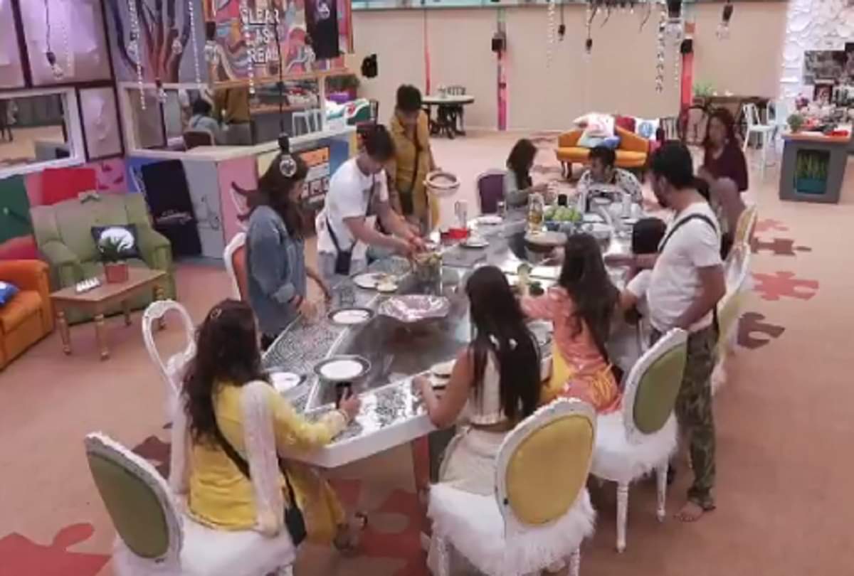 Bigg Boss 13 makers cut bed scene and song Salman Khan show