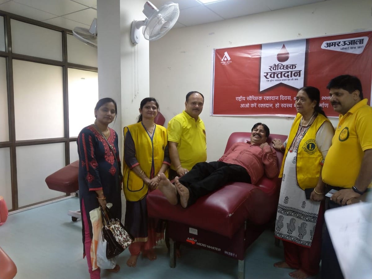 Blood donation camp organized by Amar Ujala Foundation in district hospitals of Purvanchal