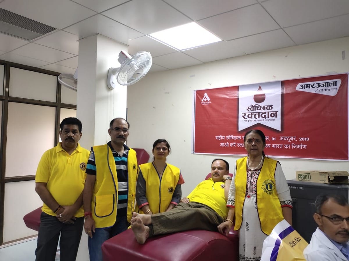 Blood donation camp organized by Amar Ujala Foundation in district hospitals of Purvanchal