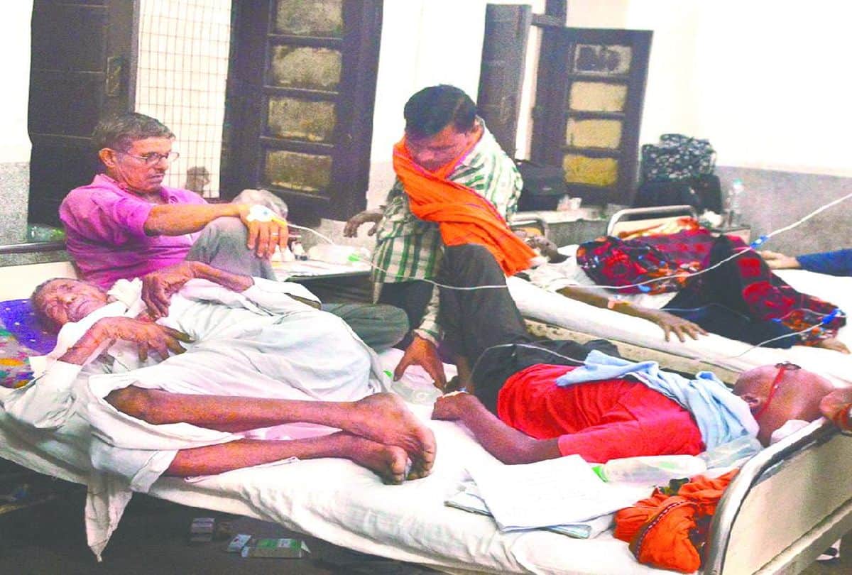 three patients on one bed in the Cancer Department of SN Medical Collage Agra