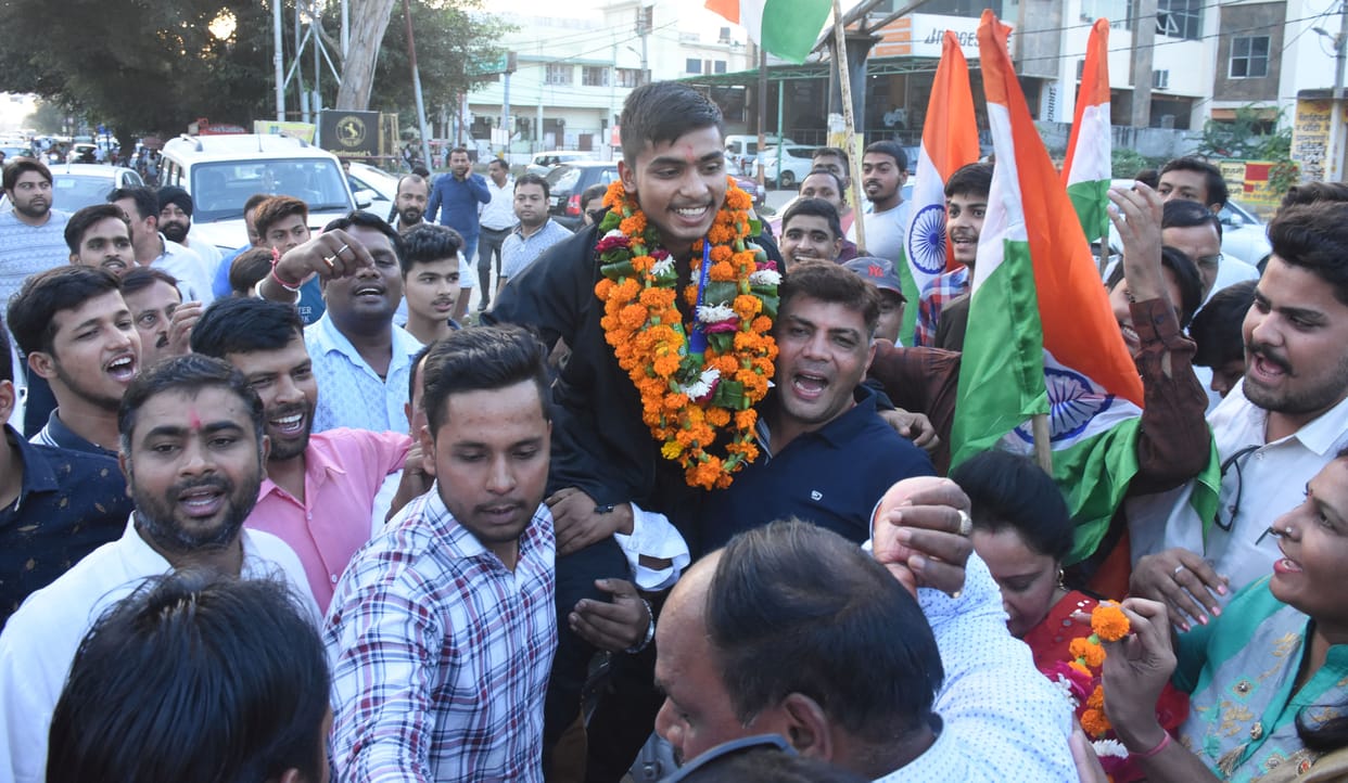 sparsh singh's welcome in moradabad after won gold medal in pre cadit commanwealth game
