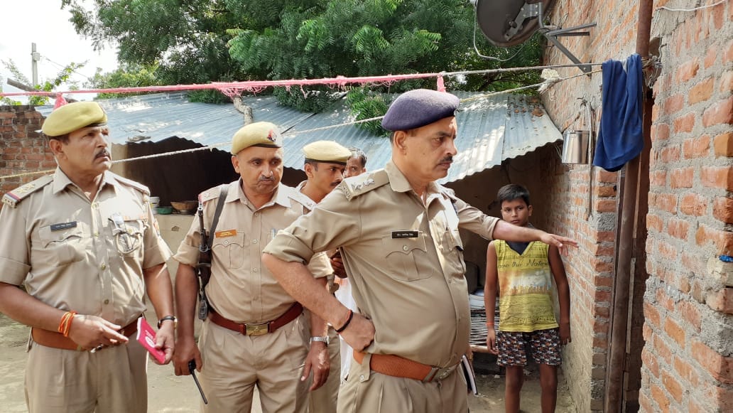 Mother sets fire with child, both die