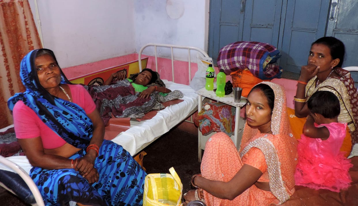 thekedaar ne prasootaon ke lie banaaya apana menyoo