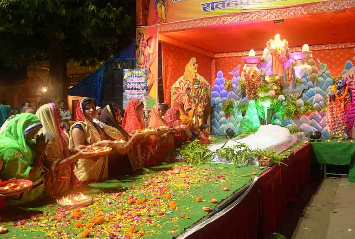 ganga aarti in ram lala temple kanpur