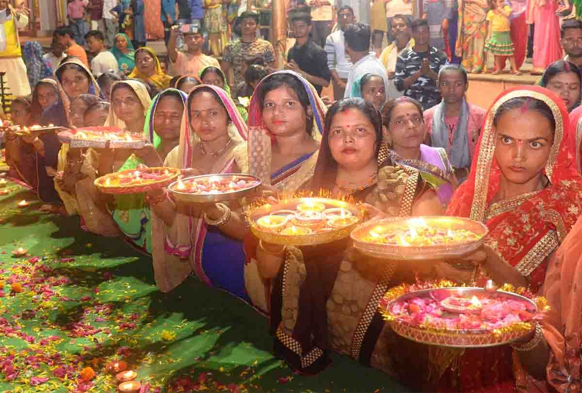 ganga aarti in ram lala temple kanpur