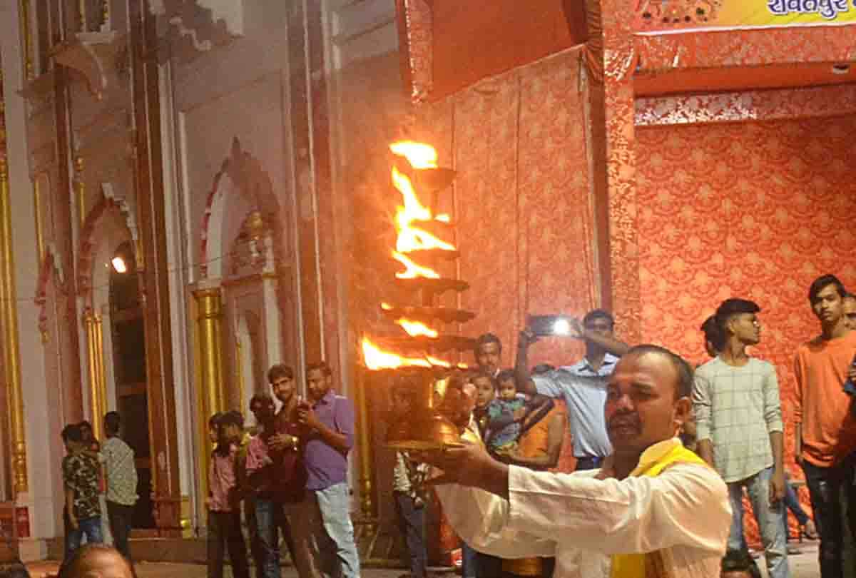 ganga aarti in ram lala temple kanpur