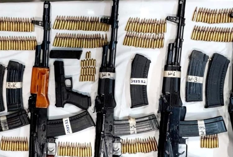 BSF And STF recovered Weapons from border area in Punjab