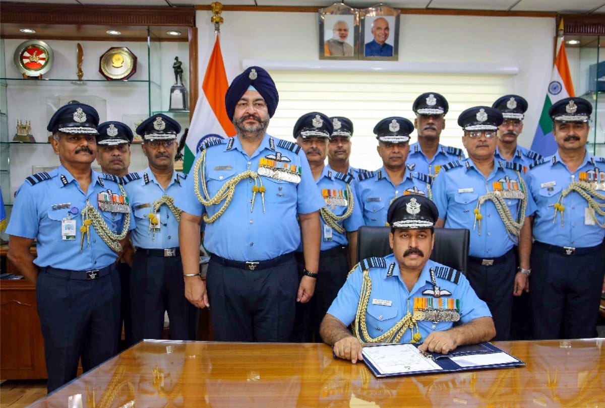 New Indian Air Force Chief Rakesh Kumar Singh Bhadauria warning given to Pakistan and China